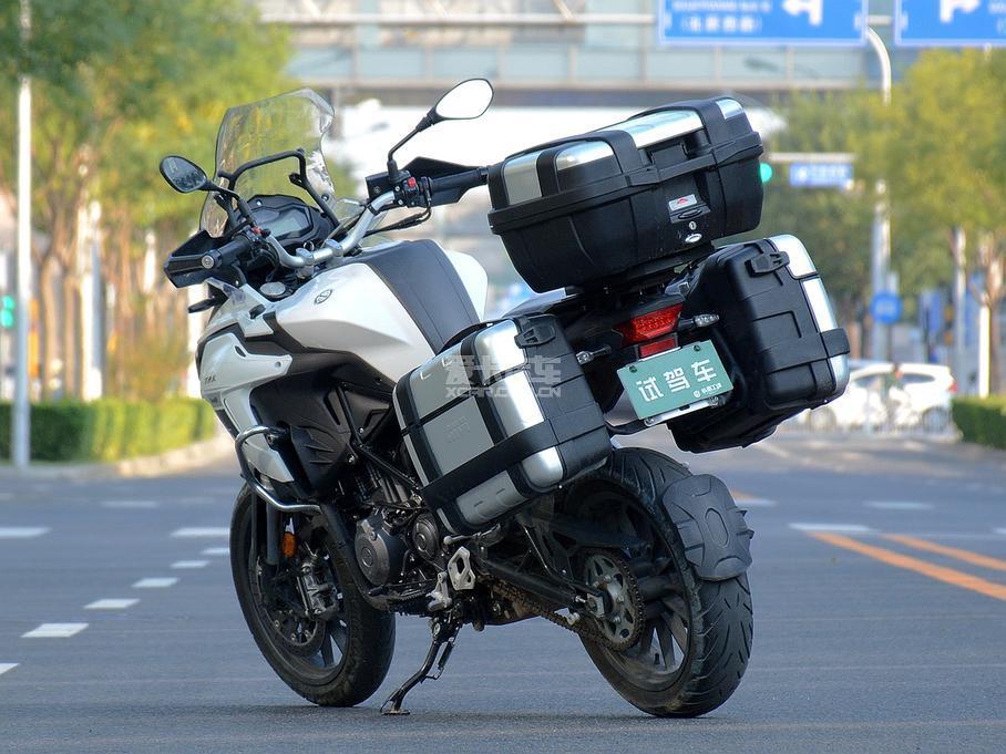 钱江贝纳利街跑车2016款金鹏trk502(bj500gs)