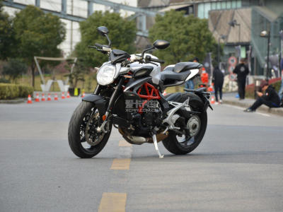 MV ����˹�������ڣ� Brutale 800