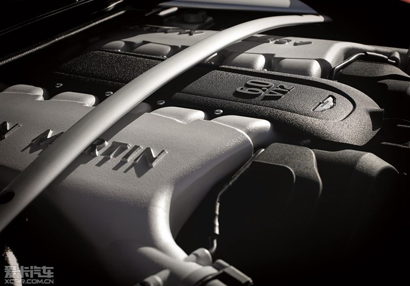 գ˹١ʽV12 Vantage S Roadster棩ĹͼӲ泵Ѿ2013У泵ͬ6.0L V12