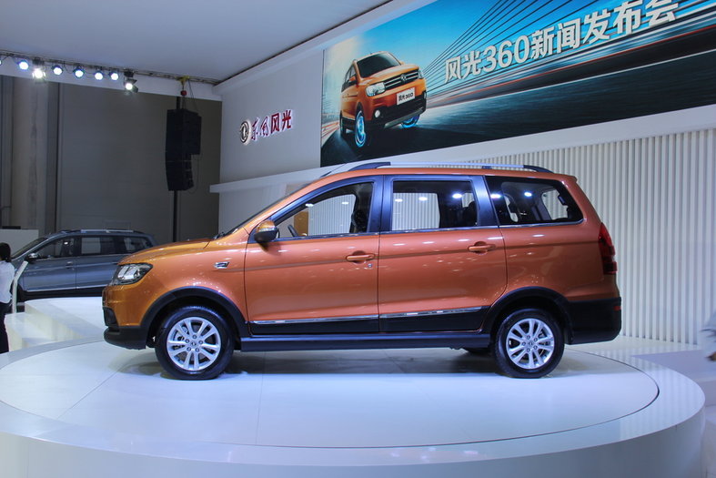 东风风光360正式上市(2/13)