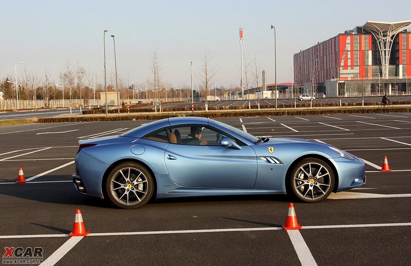 法拉利加利福尼亚图片_汽车图片大全_爱卡汽车网