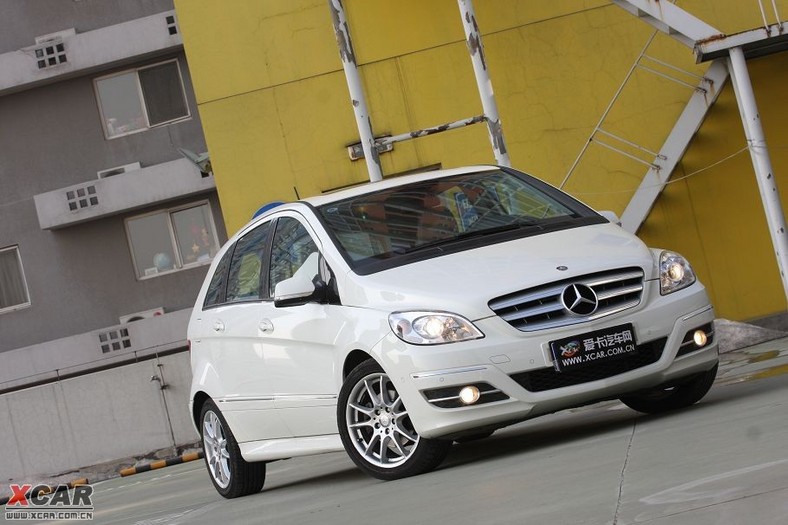 奔驰b200图片