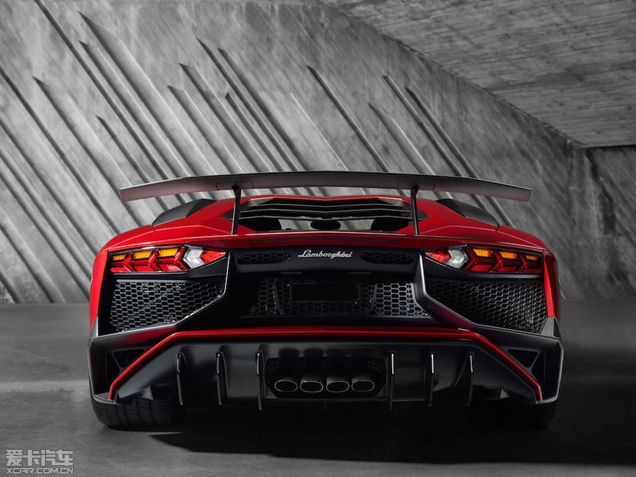 ǰٷAventador LP 750-4 Superveloce͵ۼۣ³ۼ801.1528Ԫ9·йͻ