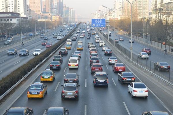 换人不换车,一辆本田新雅阁在北京四环路上以正常速度连续行驶24个