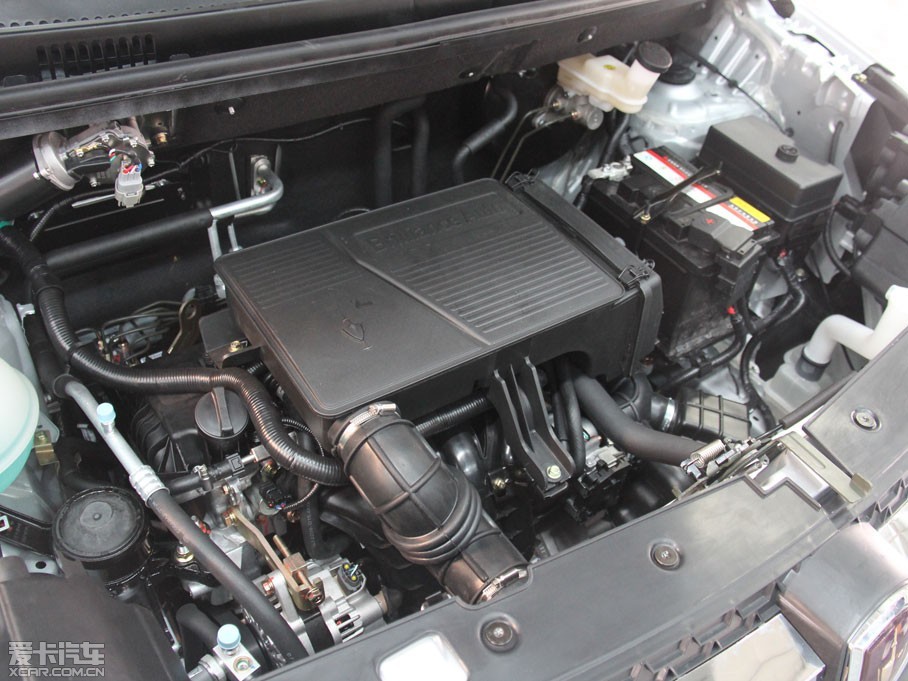 5l发动机和5速手动变速箱.