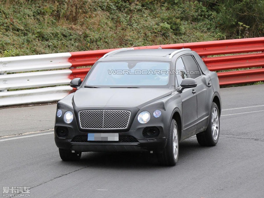 գȫ6.0L W12 TSI˫ѹϤش˿ĽǱ׿SUV Bentayga͡