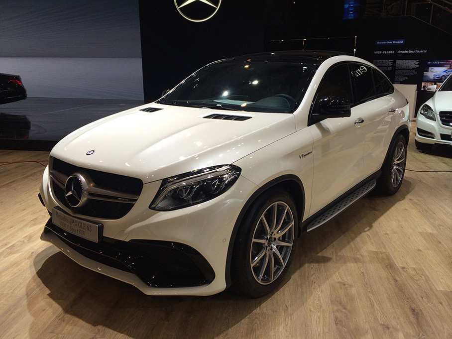 而在这次2015成都车展中,奔驰也把这款"猛将"也带了过来.