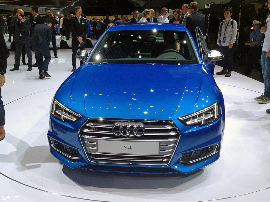 2015˸չУµȫS4ʽ³ȫA4ĻϣۡԼ˶µS43.0TFSI V6