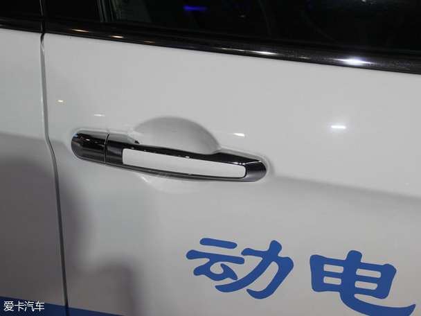 2015广州车展：新东风风神A60 EV亮相