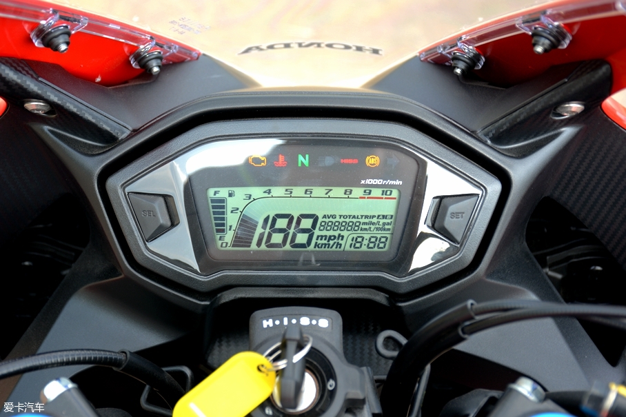 外观配置升级2016款本田cbr500r实拍