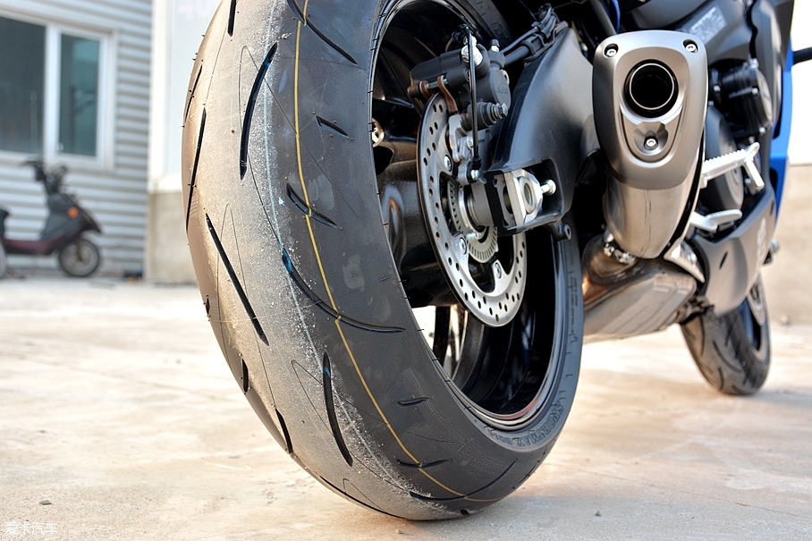 铃木GSX-S1000F;铃木旅行跑车;SUZUKI GSX-S1000F