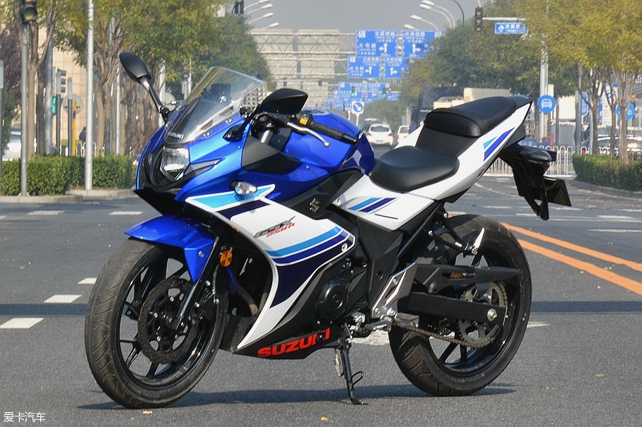 铃木GSX250R