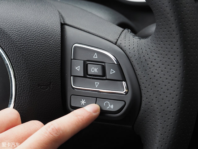 真正为年轻人而生 爱卡试驾名爵zs 1.5l