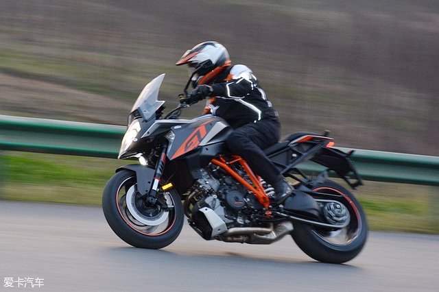 KTM 1290 SUPER DUKE GT