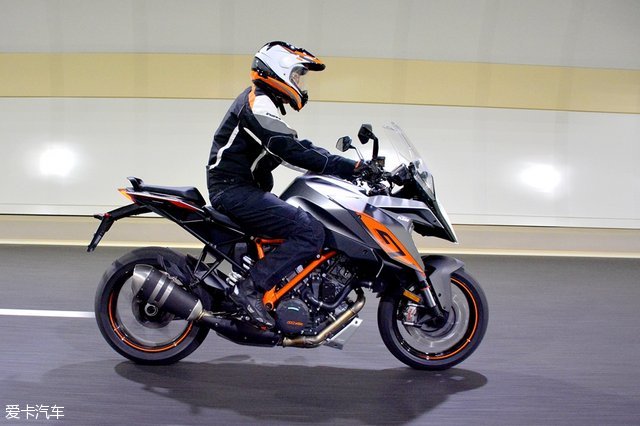 KTM 1290 SUPER DUKE GT
