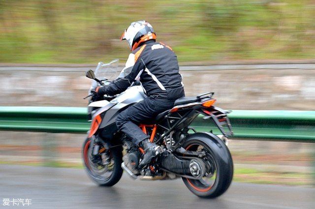 KTM 1290 SUPER DUKE GT