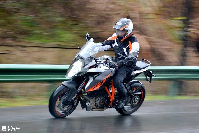 KTM 1290 SUPER DUKE GT