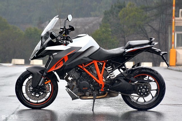 KTM 1290 SUPER DUKE GT