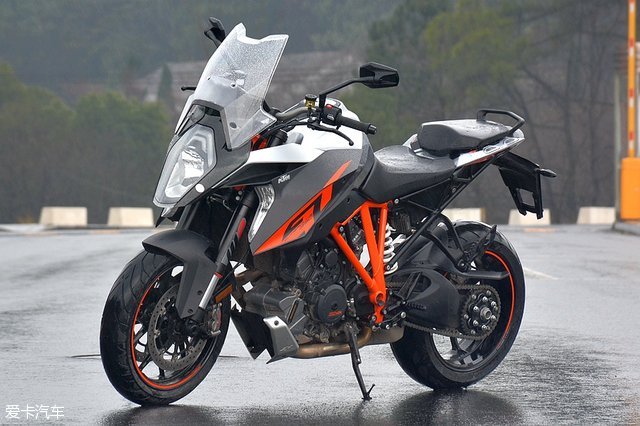 KTM 1290 SUPER DUKE GT