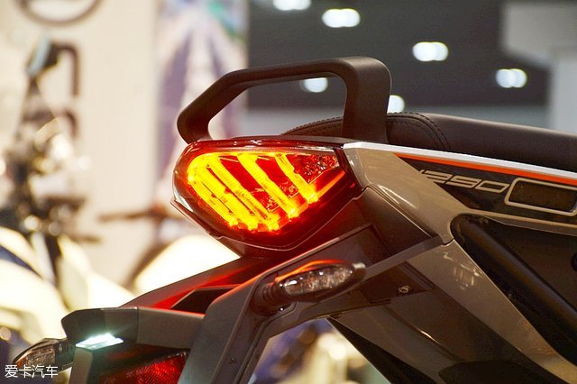 KTM 1290 SUPER DUKE GT