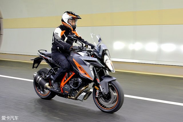 KTM 1290 SUPER DUKE GT