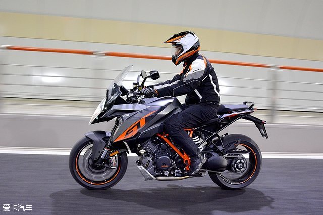 KTM 1290 SUPER DUKE GT
