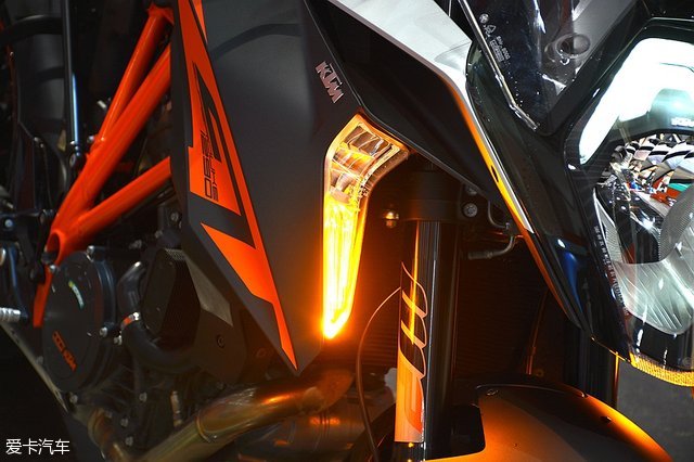 KTM 1290 SUPER DUKE GT