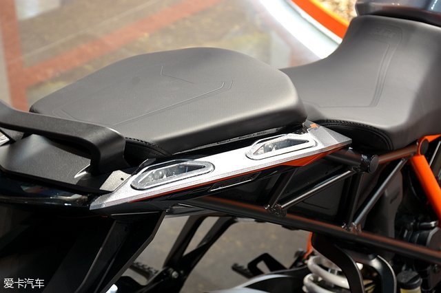 KTM 1290 SUPER DUKE GT