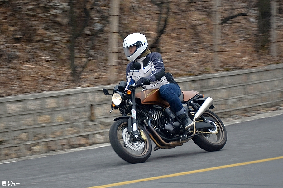 复古与运动的完美结合试驾swmgm440