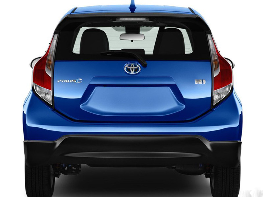 日前,丰田汽车正式发布了2017款普锐斯c车型官图.