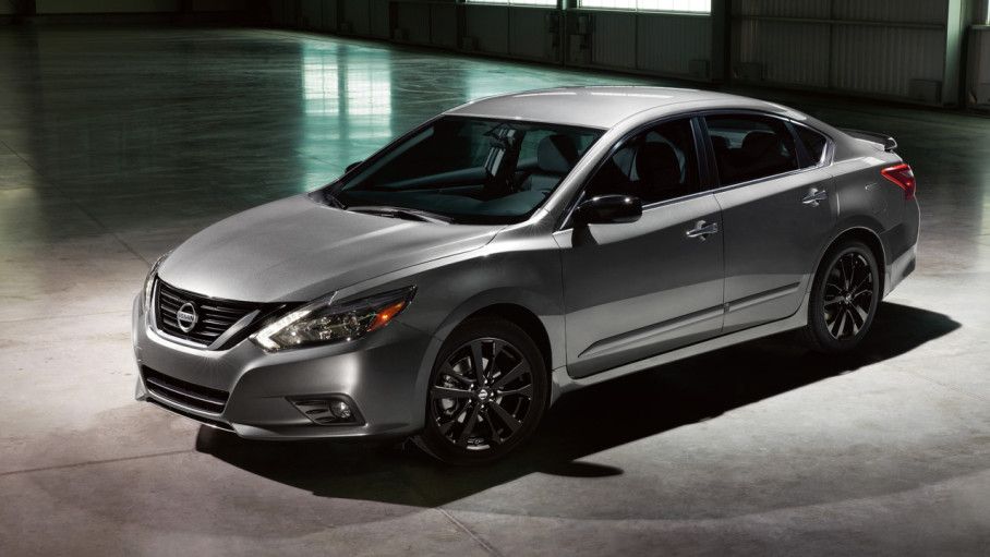 > 日产推出midnight套件