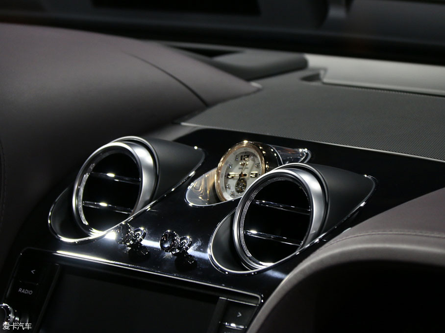 宾利添越Mulliner