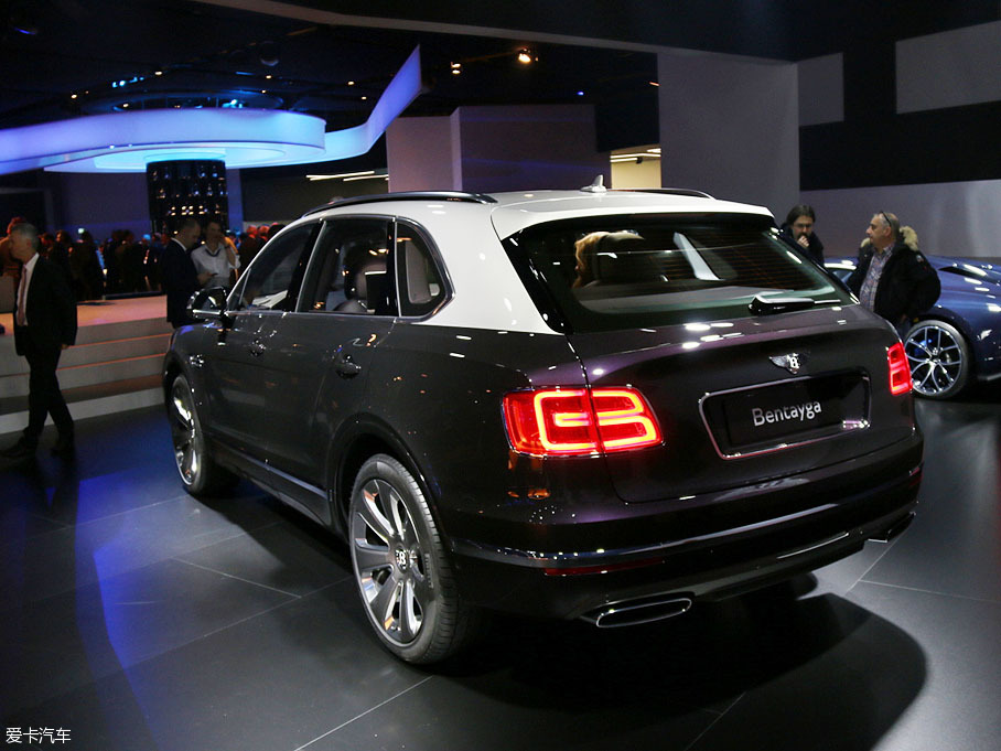 宾利添越Mulliner