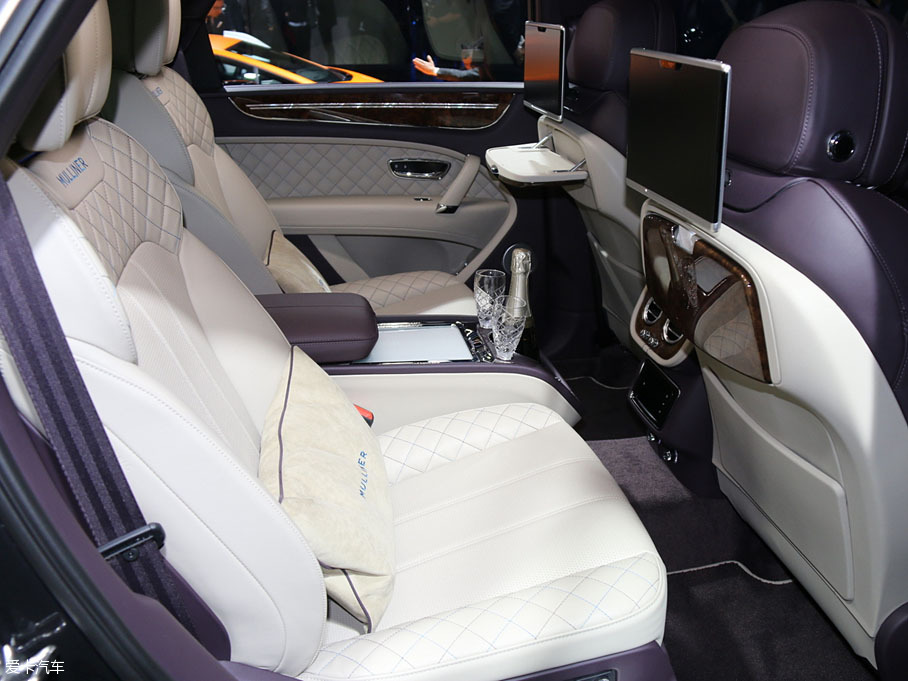 宾利添越Mulliner