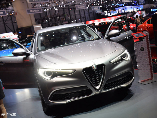 2017日内瓦车展:阿尔法罗密欧stelvio