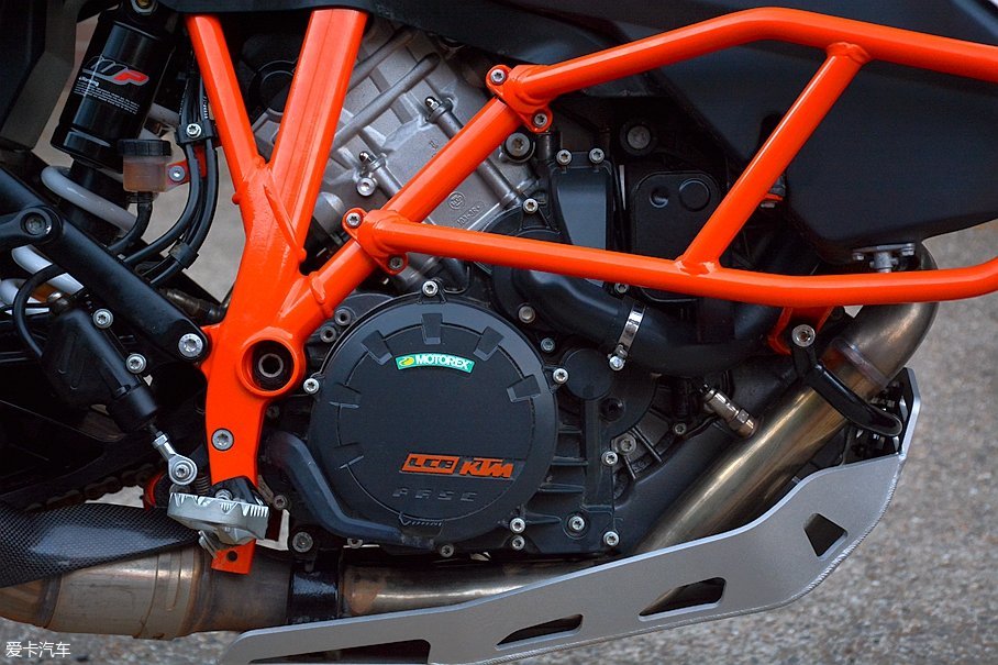 KTM 1090 ADVENTURE R上市 售价16.68万:KTM 1090 ADVENTURE R正式上市-爱卡汽车
