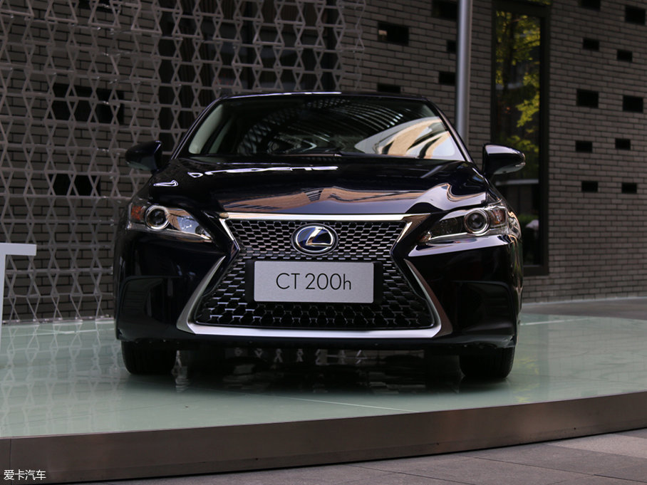 售229万起雷克萨斯新款ct200h上市