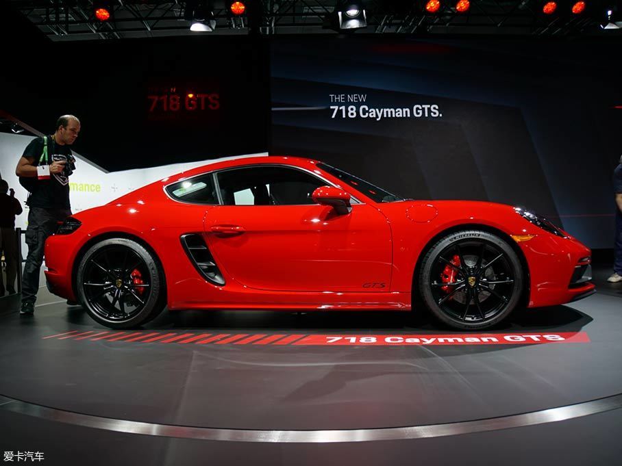 在本届洛杉矶车展上，保时捷718 cayman GTS正式发布亮