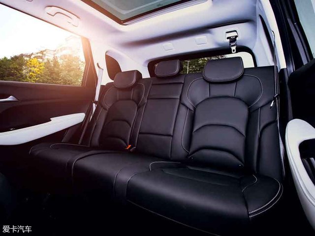 宝骏530内饰实车图发布 定位紧凑型suv