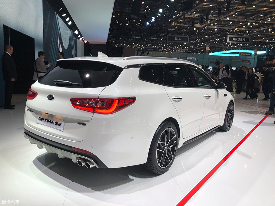 2018日内瓦车展 起亚新款k5旅行车亮相