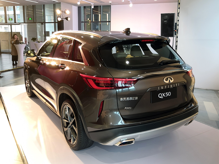 东风英菲尼迪全新QX50