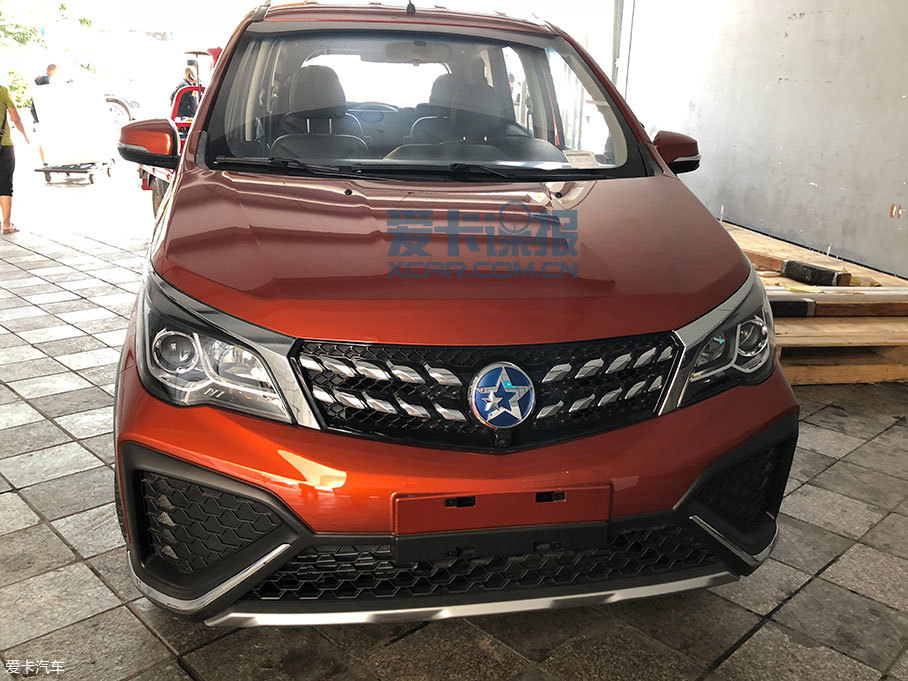 2018成都车展探馆：2019款M50V抢先实拍
