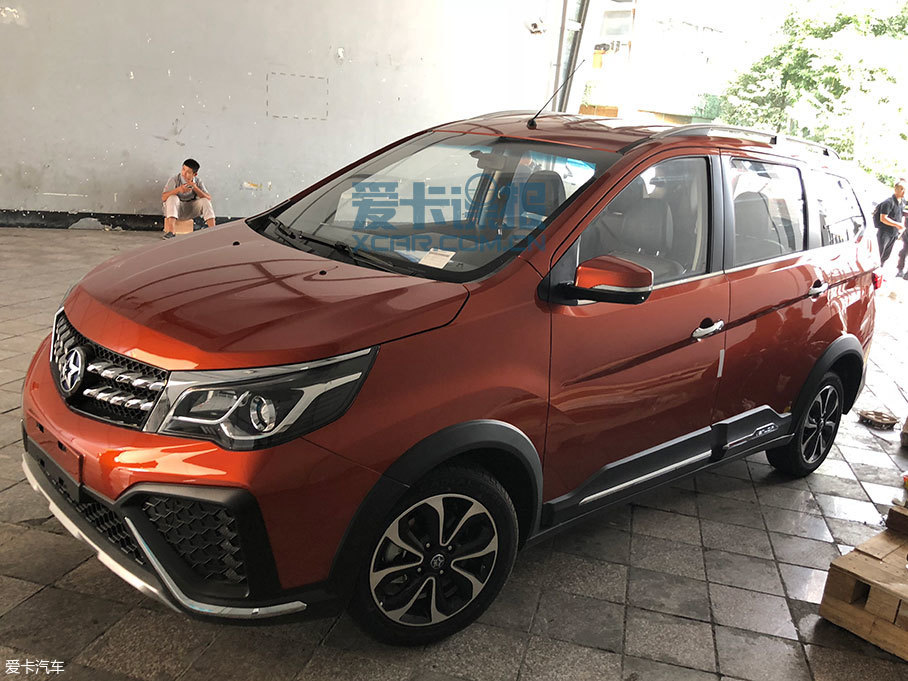 2018成都车展探馆：2019款M50V抢先实拍