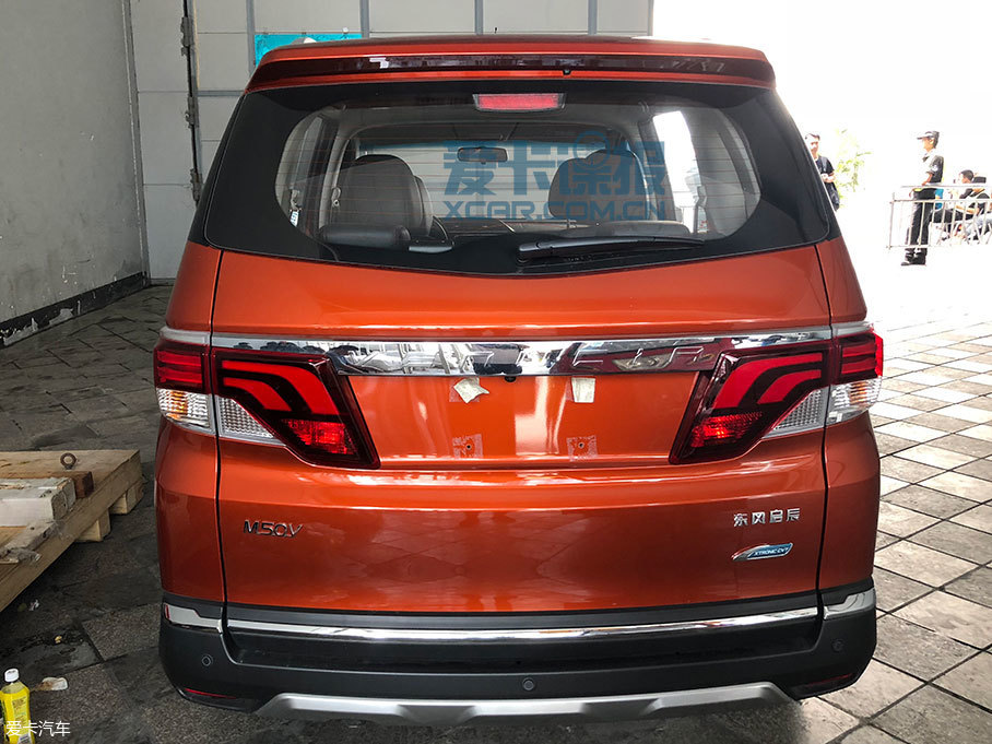2018成都车展探馆：2019款M50V抢先实拍