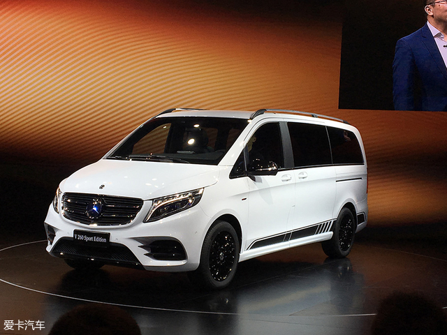 成都车展奔驰v260amg售价668万元
