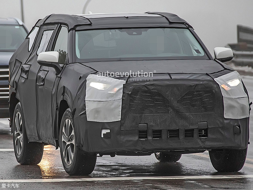 丰田全新汉兰达最新谍照或推混动车型