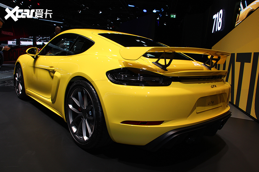 保时捷718 Cayman GT4