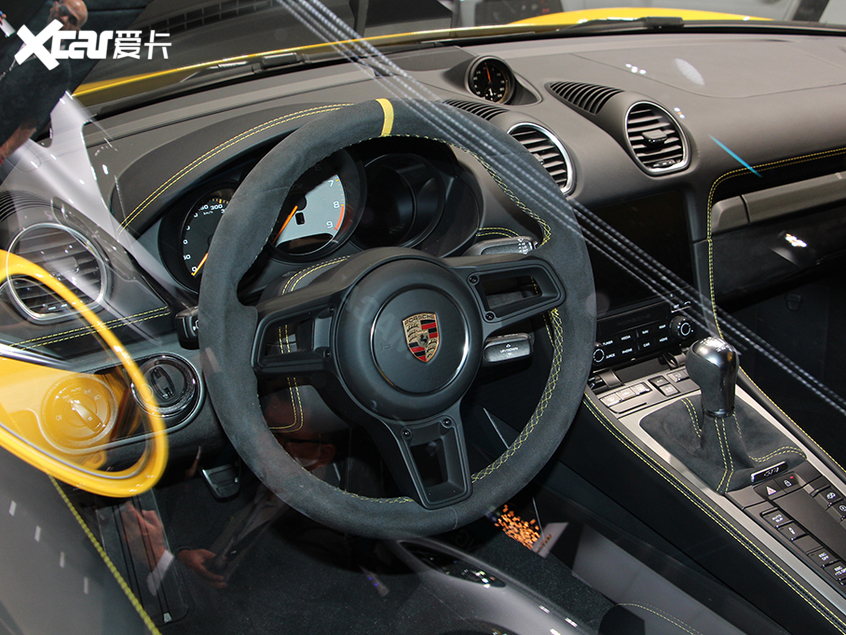 保时捷718 Cayman GT4