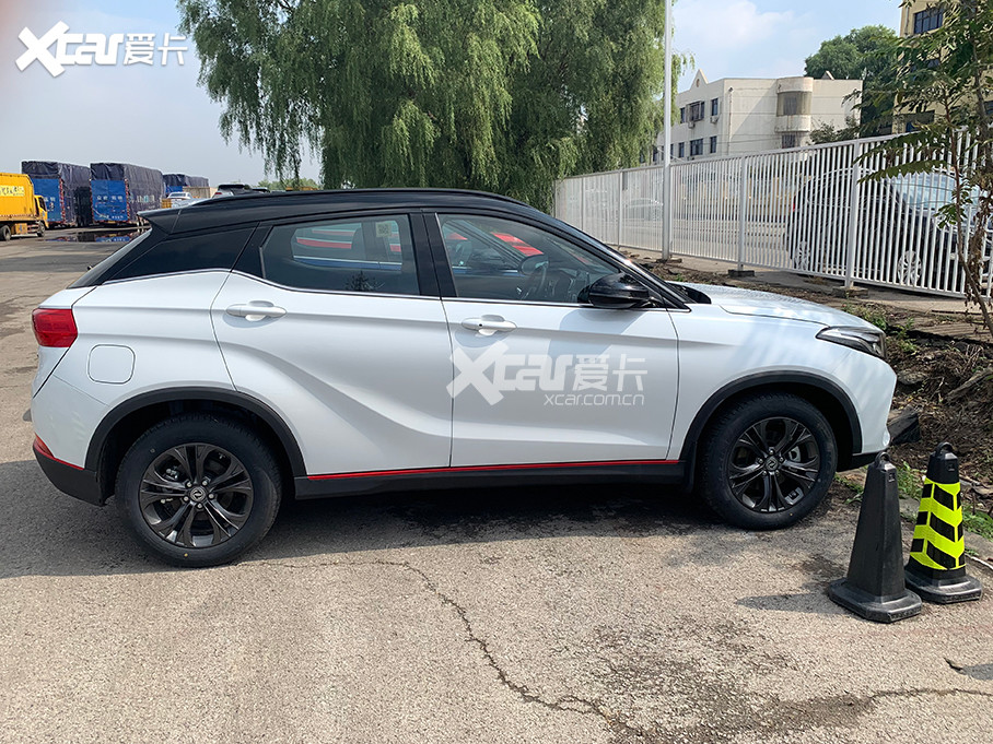 > 东风风光530实车曝光