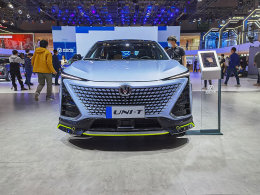 UNI-T�˶���5��8������ ���2.0T����
